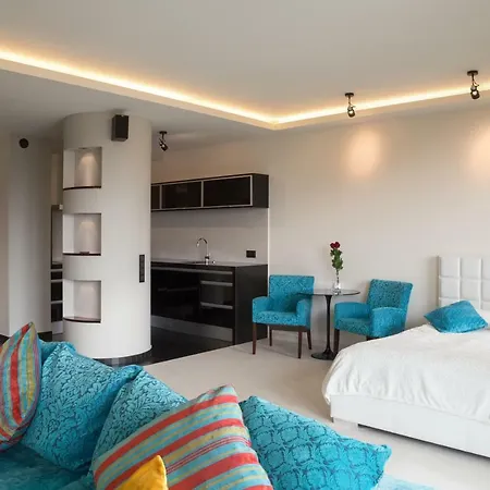Keller - Obrzeżna Nr 1 * Warszawa