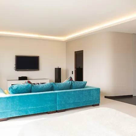 Keller - Obrzeżna Nr 1 * Warszawa